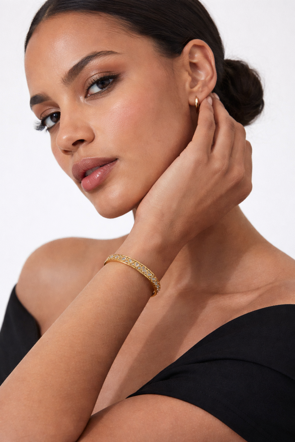 Geometric Openwork Crystal Bangle