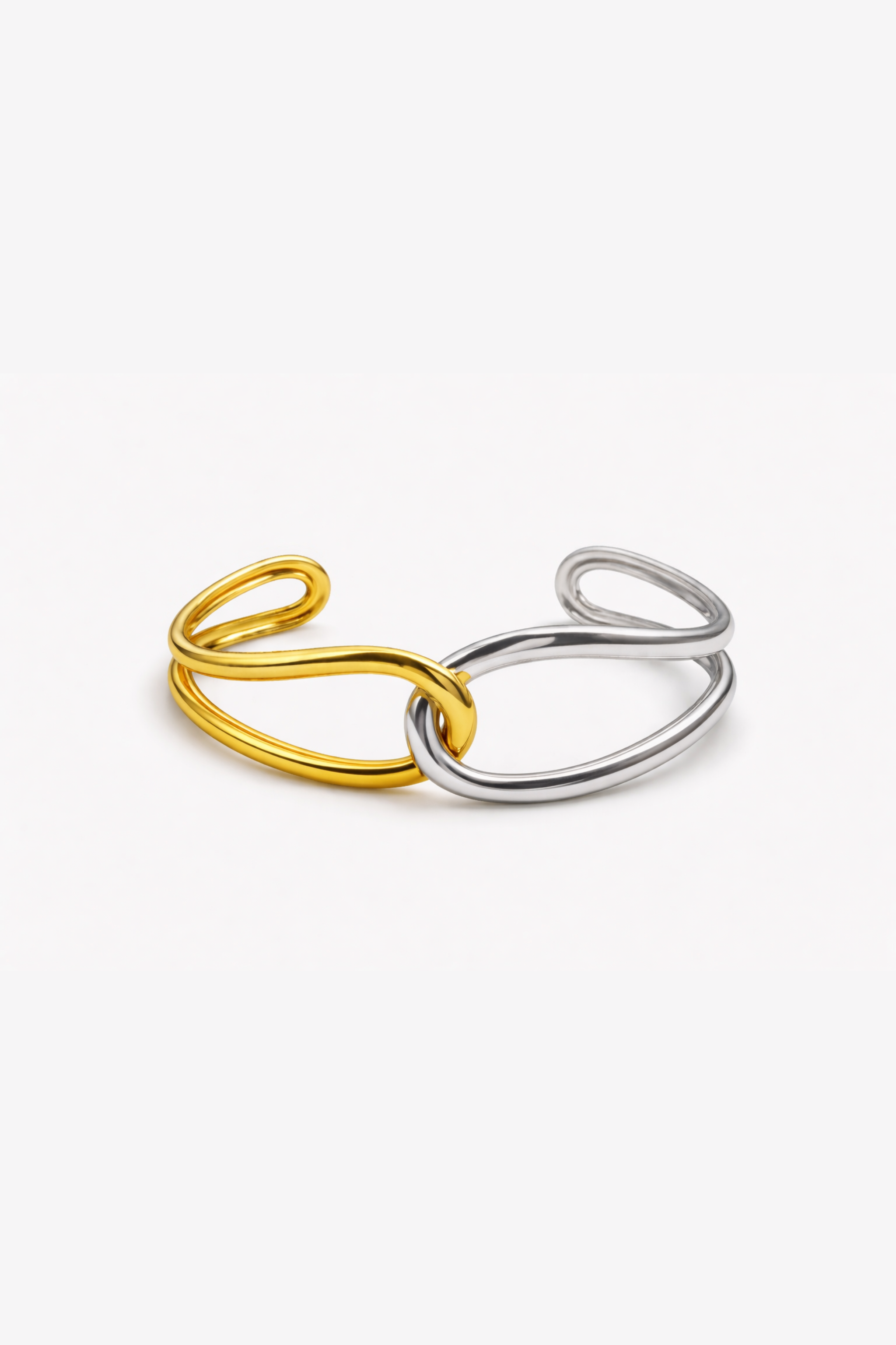 Interlocked Sculptural Cuff Bracelet – Gold plated & stainless steel 