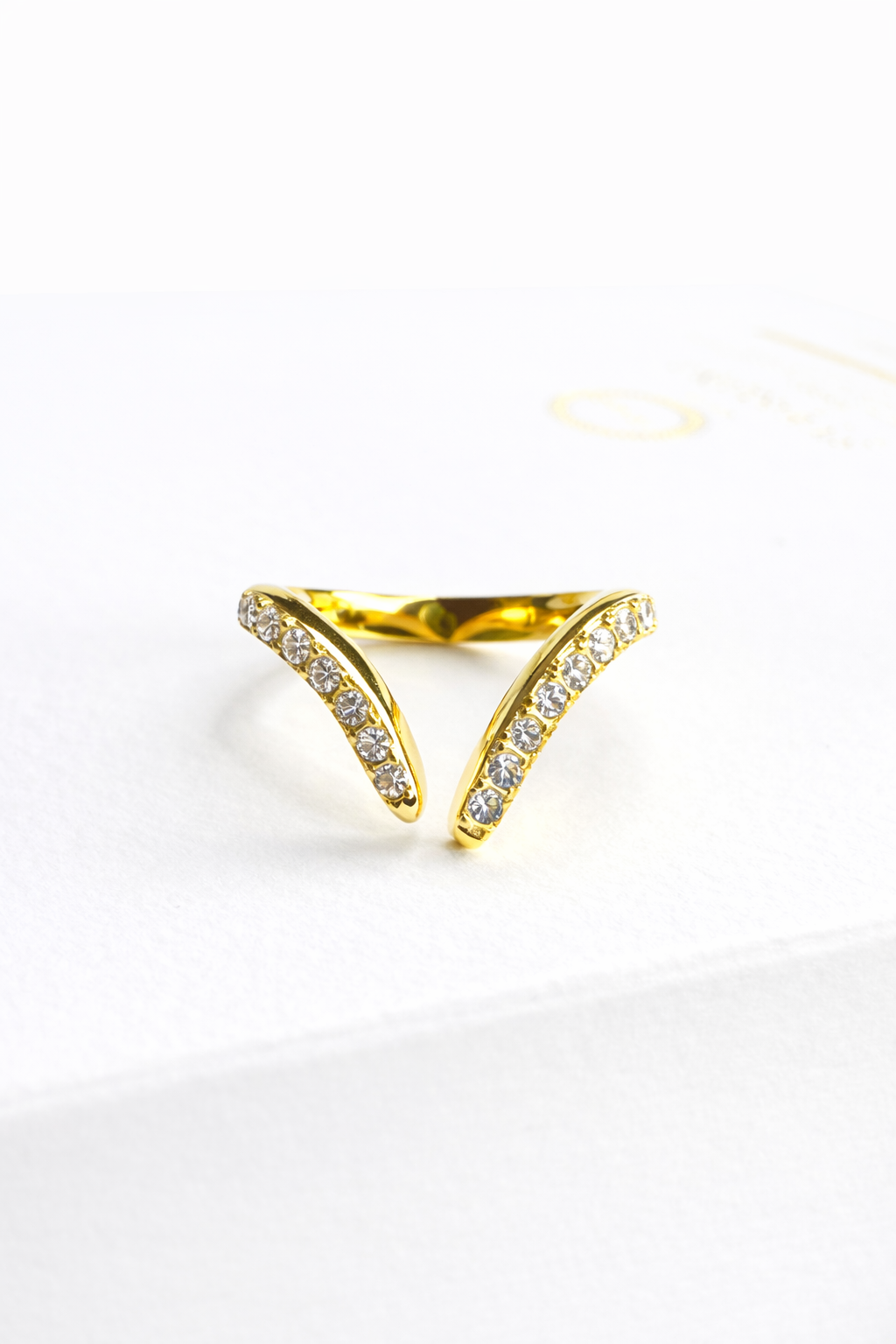 Pavé V-Shape Bypass Open Ring